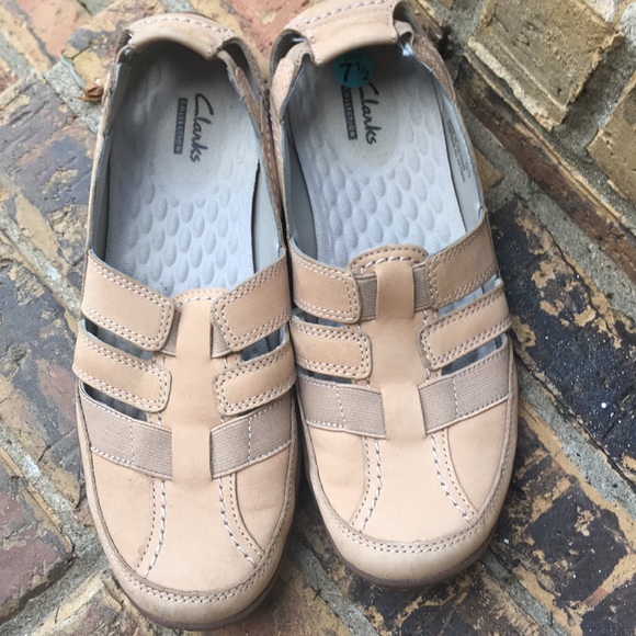 Clarks collection tan moccasins size 7.5 - Picture 1 of 5
